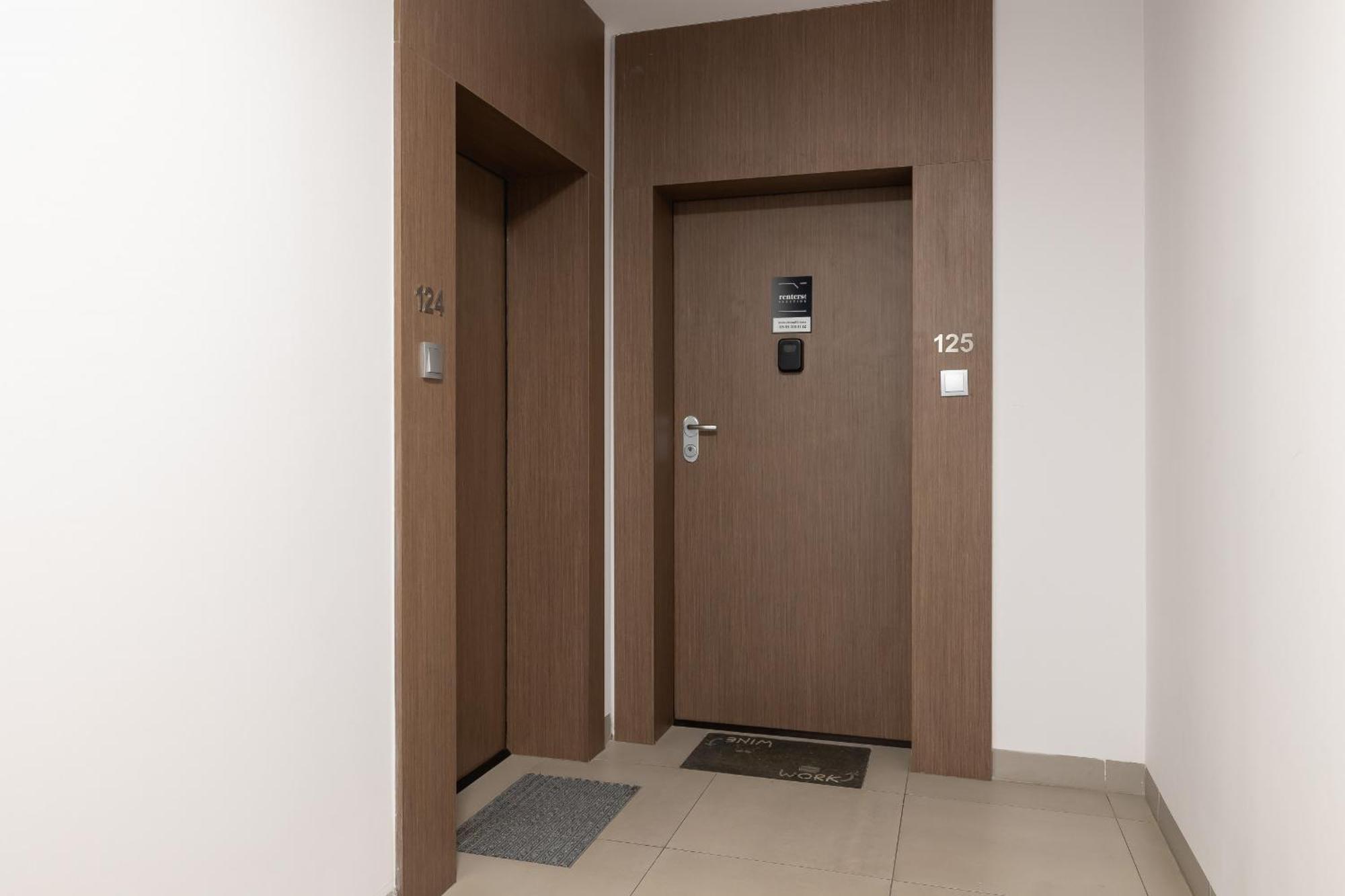 Cracow Pradnik Spacious & Family Apartment With 3 Bedroom By Renters Prestige Cracovia Esterno foto
