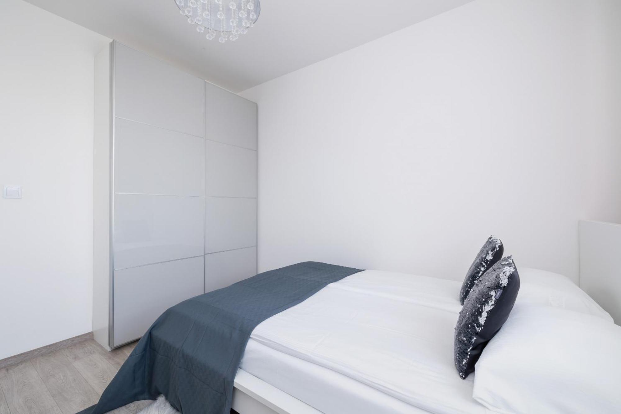 Cracow Pradnik Spacious & Family Apartment With 3 Bedroom By Renters Prestige Cracovia Esterno foto